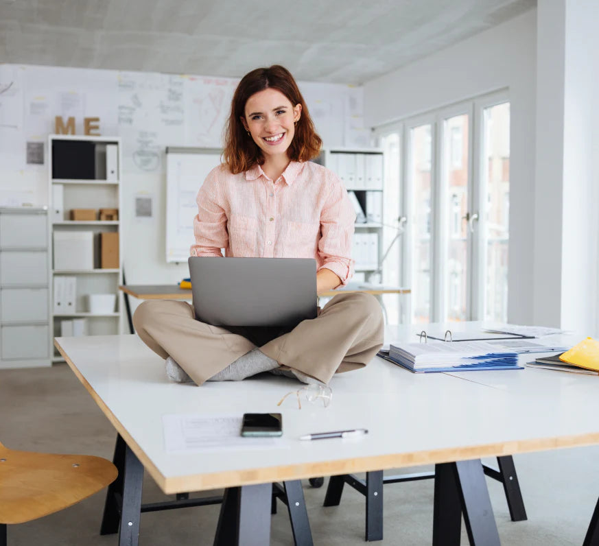 girl with laptop